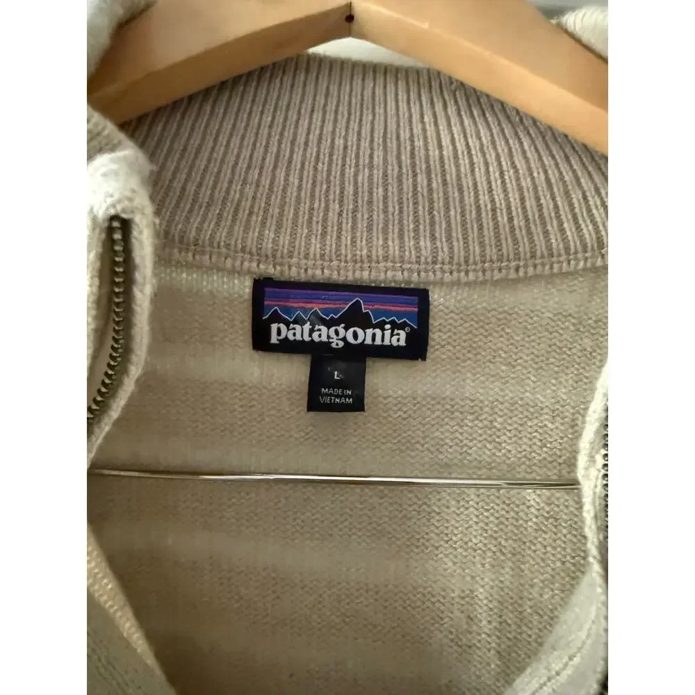 Patagonia Men’s Recycled Cashmere Blend Quarter Zip Sweater Beige Size Large